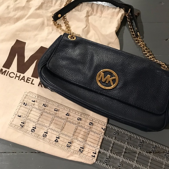 Michael Kors small purse - Picture 3 of 7